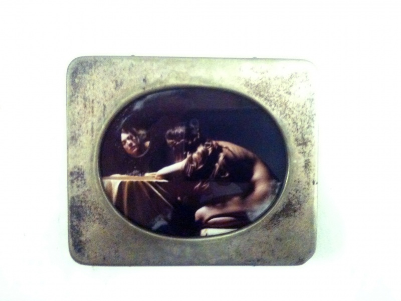 Julia Krahn, Vanitas in Samt + Silber, 9x11x1 cm, original polaroid, recovered frame in velvet and silver, 2011